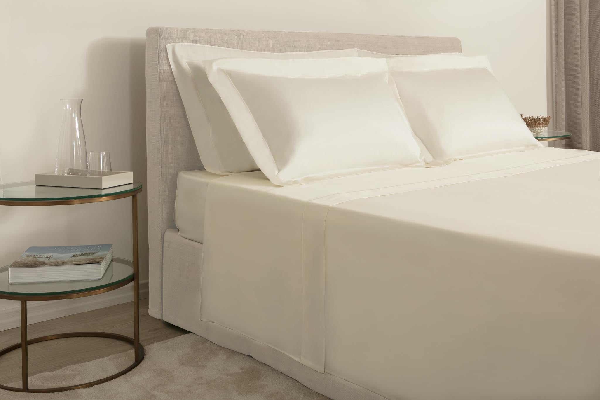 Bourdon completo letto avorio ricamo tono su tono