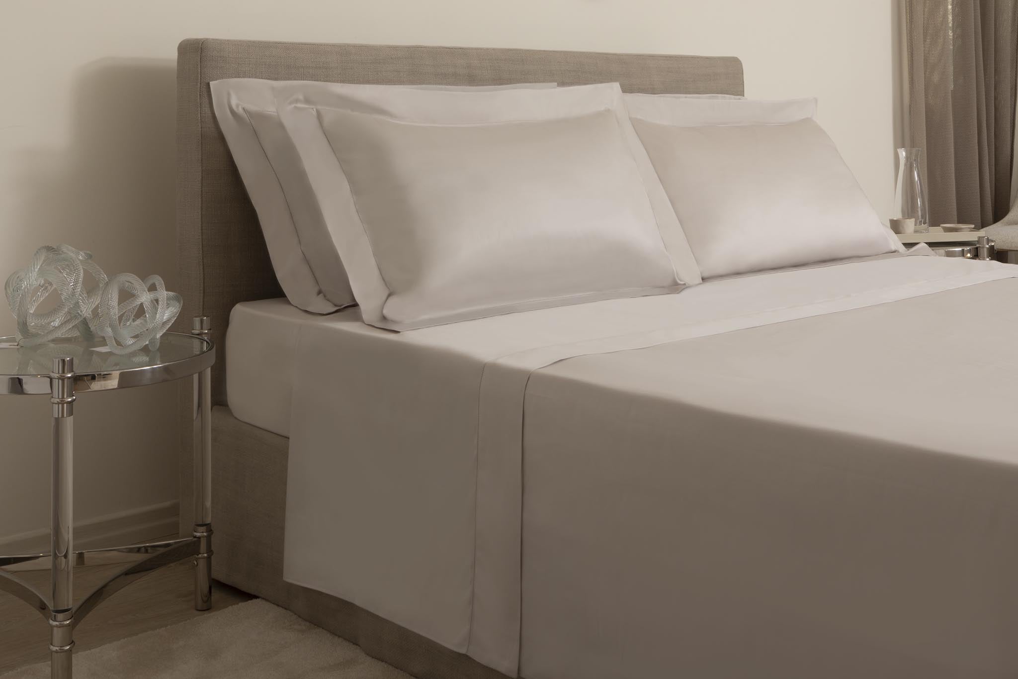 Completo letto matrimoniale lusso, prodotto da Cloto.